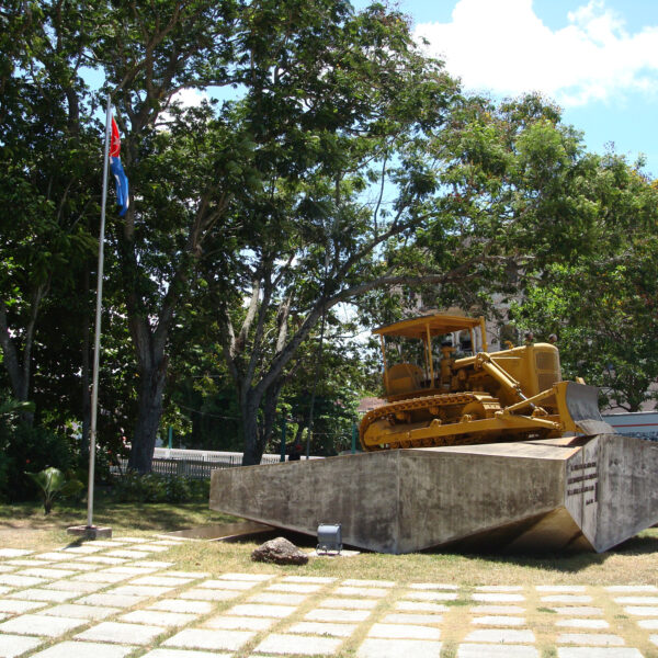 Tren Blindado-monument - Santa Clara - Cuba
