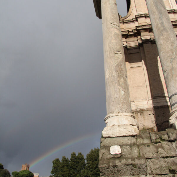 Tempel van Antonius en Faustina - Rome - Italië