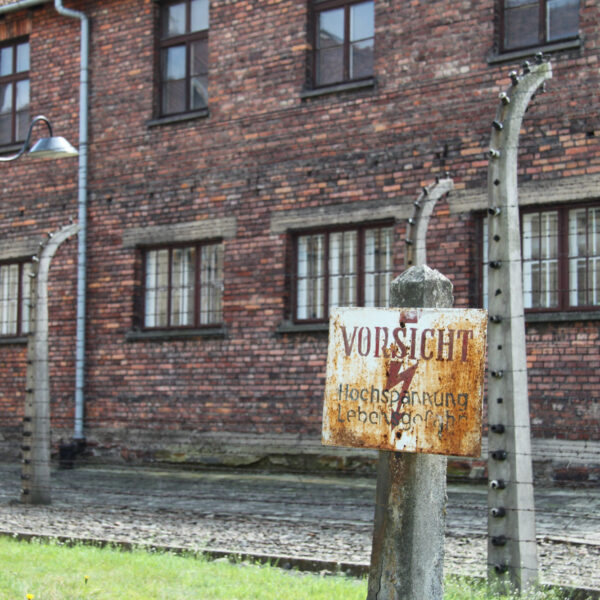 Auschwitz: terechte woede en gebrek aan respect?