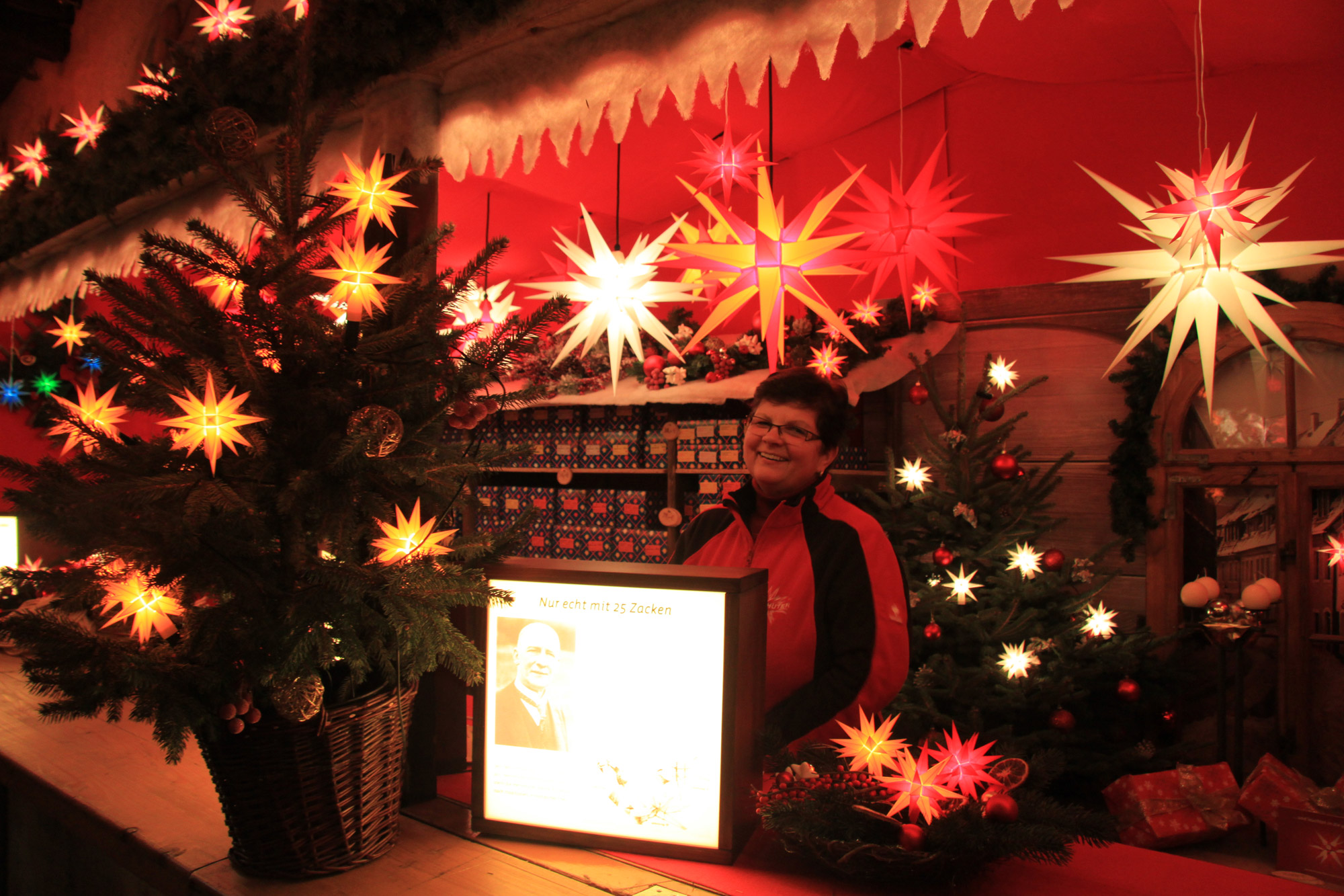Kerstmarkt Trier 2015 - Kraampje met Herrenhuther Weihnachtssternen