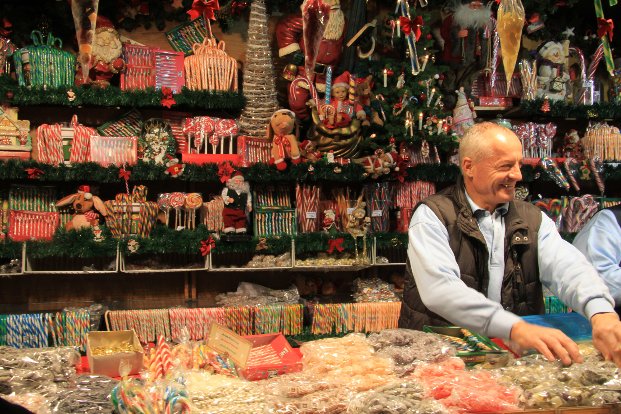 Kerstmarkt Trier 2015 - Kraampje met snoepgoed