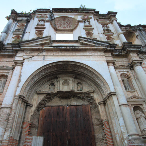 Iglesia y Convento de la Compañia de Jesús - Antigua - Guatemala