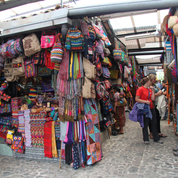 Mercado de Artesanías - Antigua - Guatemala