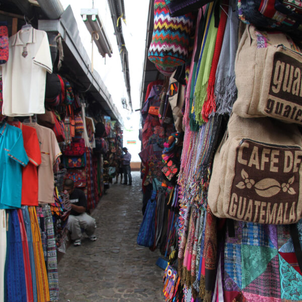 Mercado de Artesanías - Antigua - Guatemala