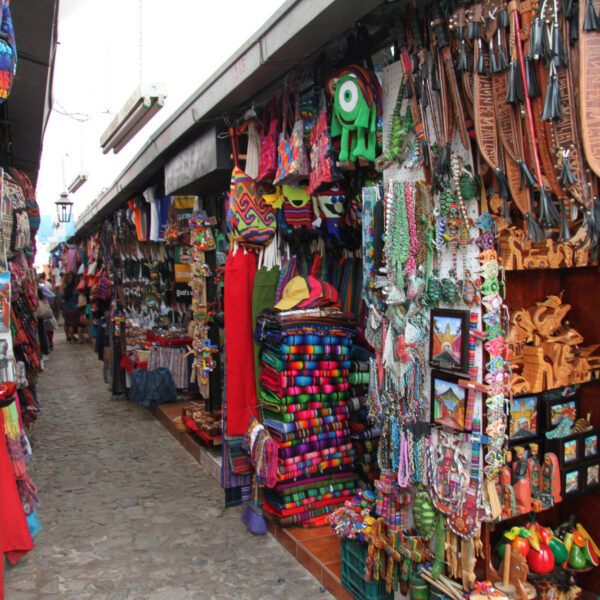 Mercado de Artesanías - Antigua - Guatemala