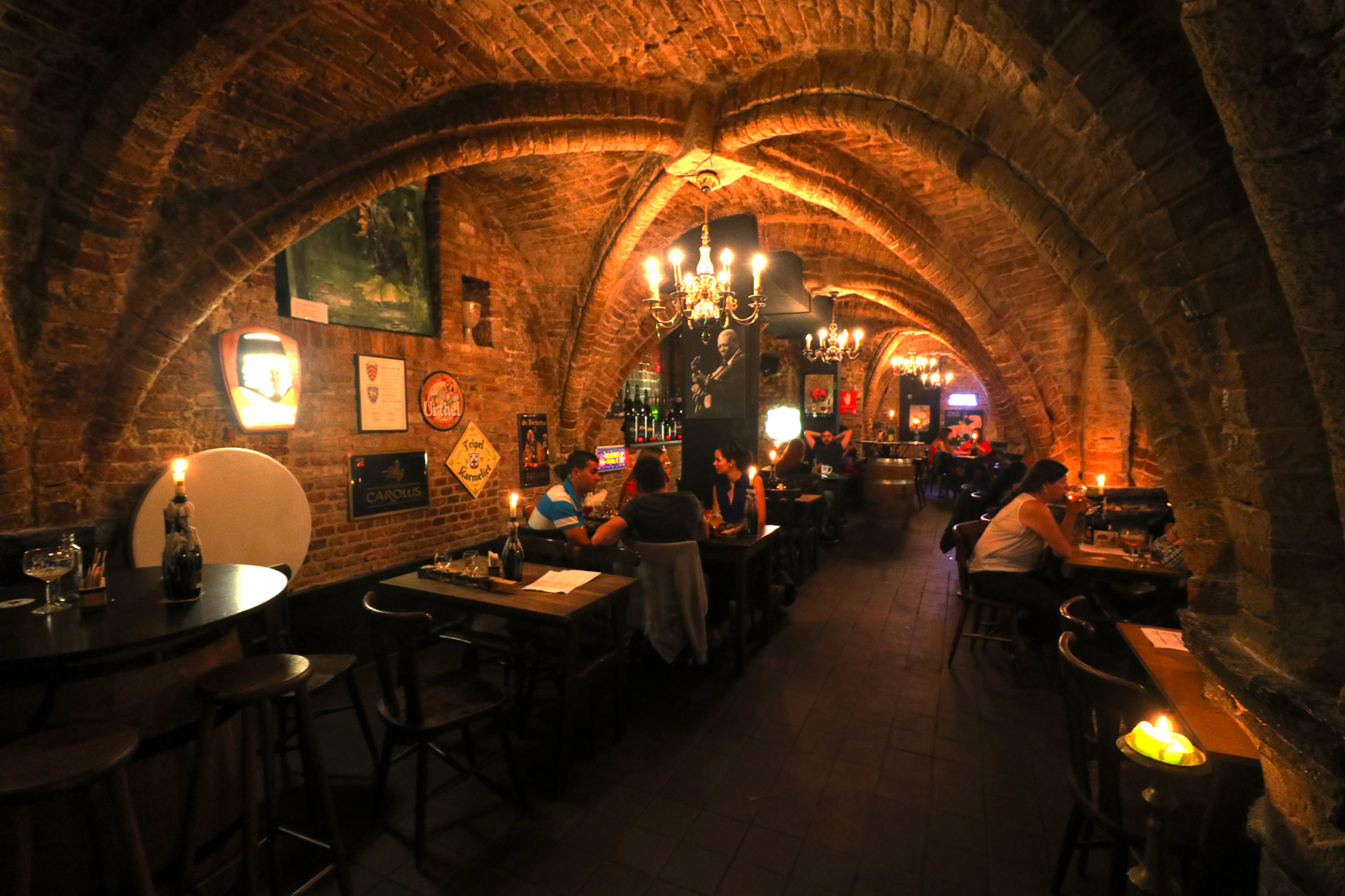 5 leuke biercafés in Brugge - Café Le Trappiste