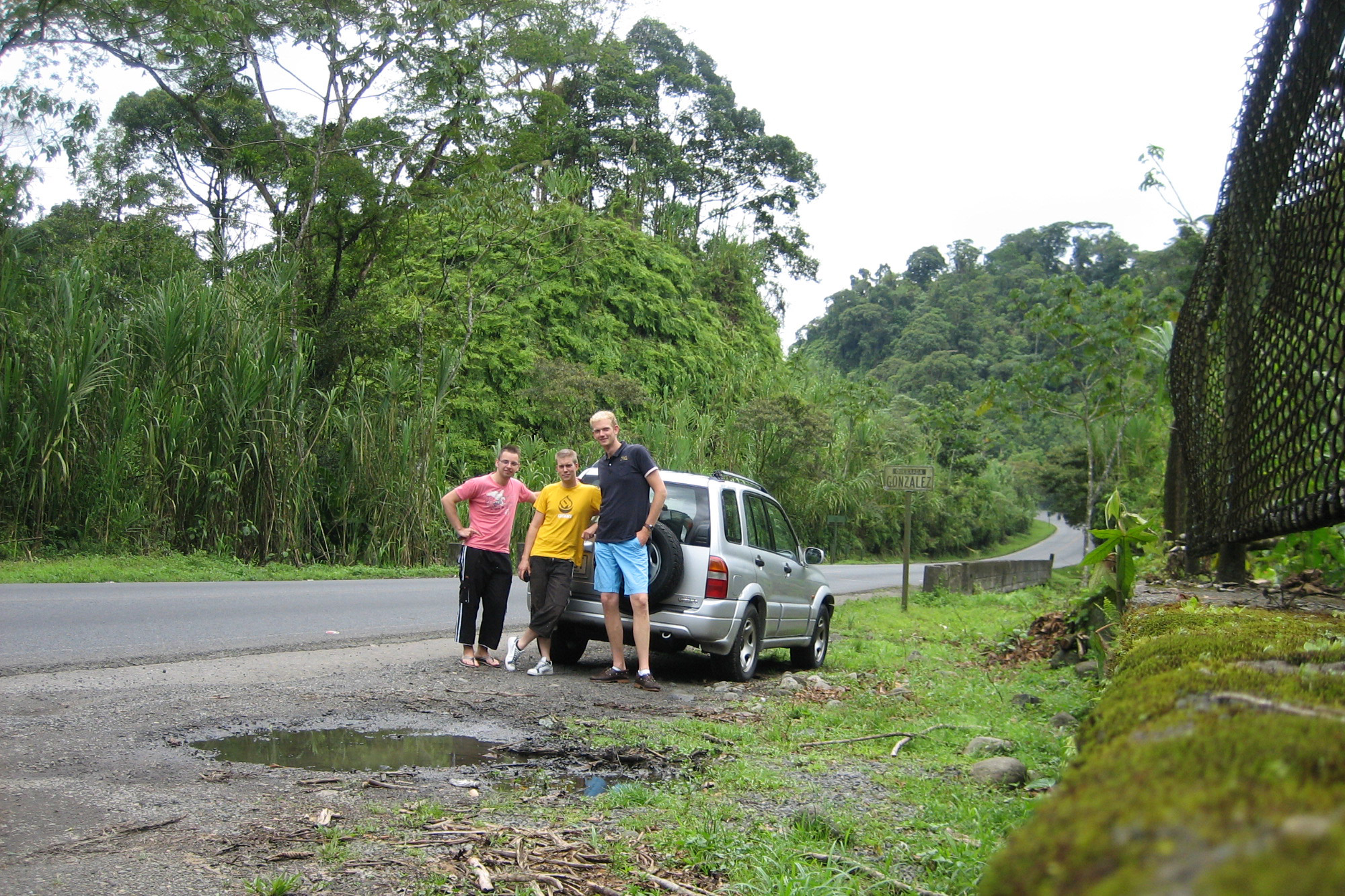 5 reden om naar Costa Rica te reizen - Gemakkelijk zelf te reizen: huur een 4x4 auto