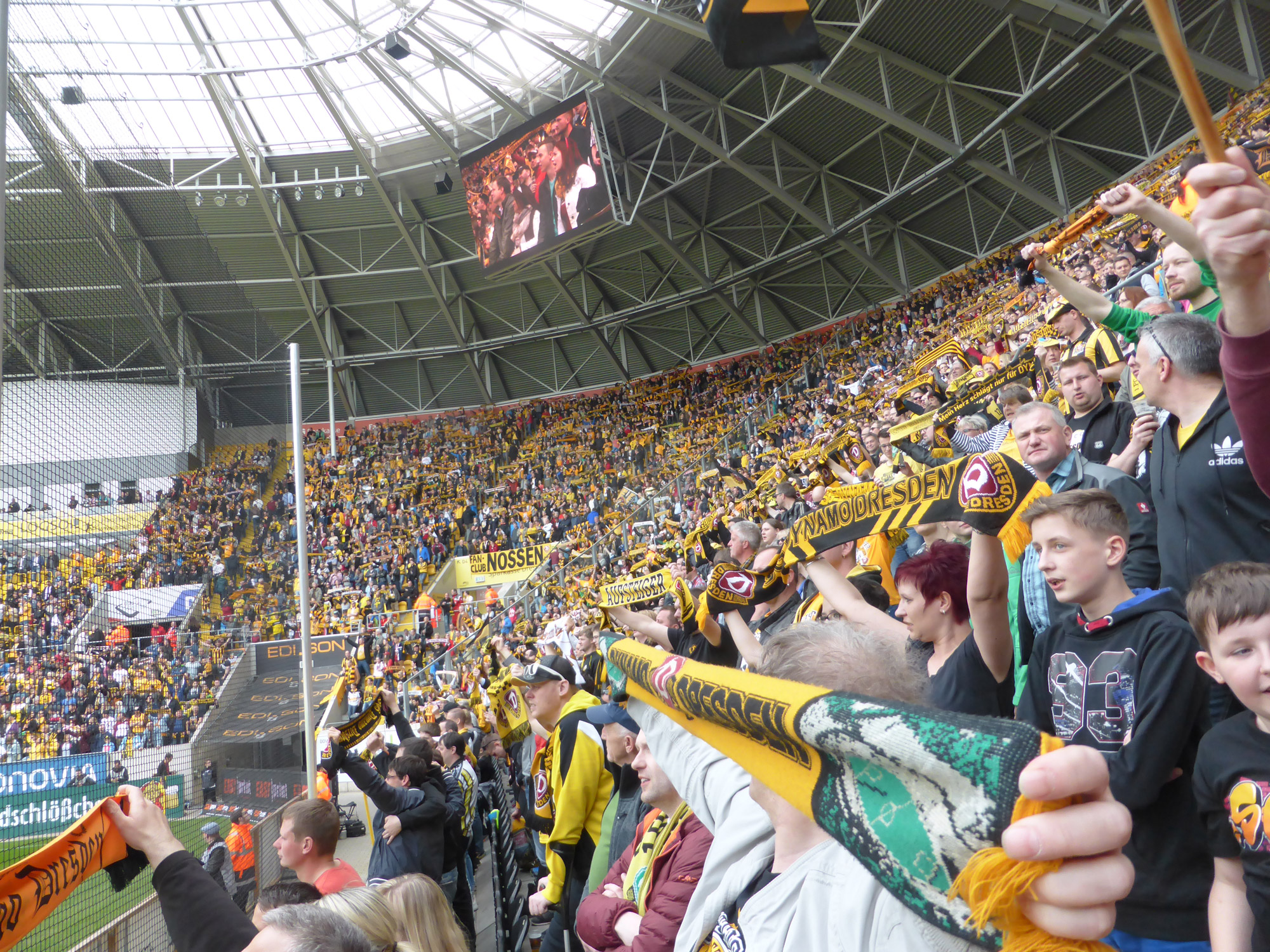 De 5 mooiste reismomenten van 2016 - Dynamo Dresden kampioen zien worden