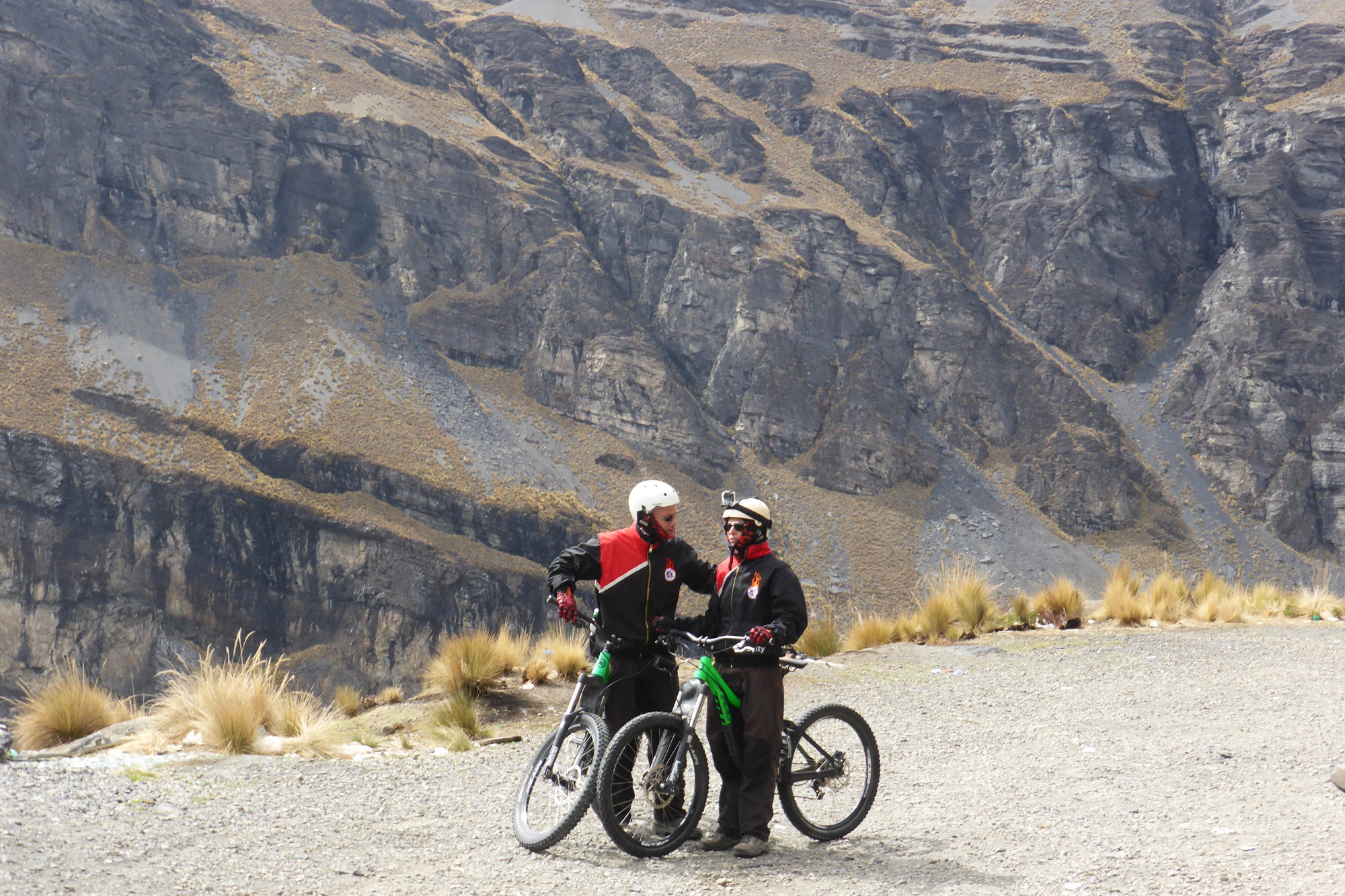 Reisverslaag Bolivia: We survived the Death Road - Fietsen over de gevaarlijkste weg ter wereld is ook best spannend