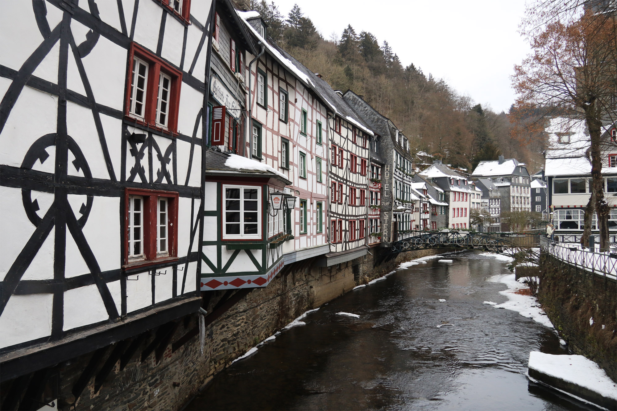 Weekendje in Monschau in 10 beelden - Blik vanaf de markt