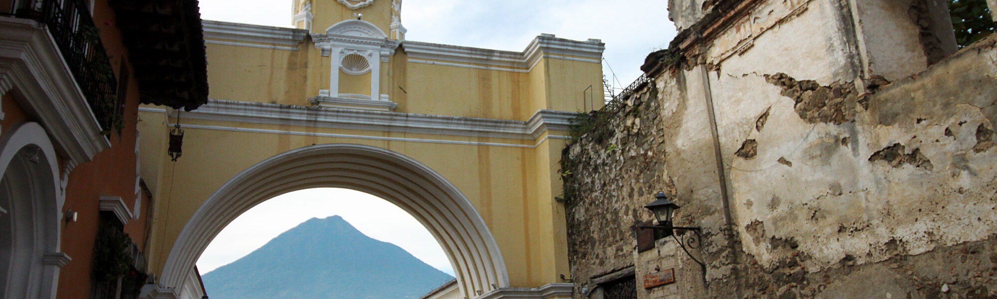 13 must do's in Antigua - De perfecte foto maken bij de Arco de Santa Catalina