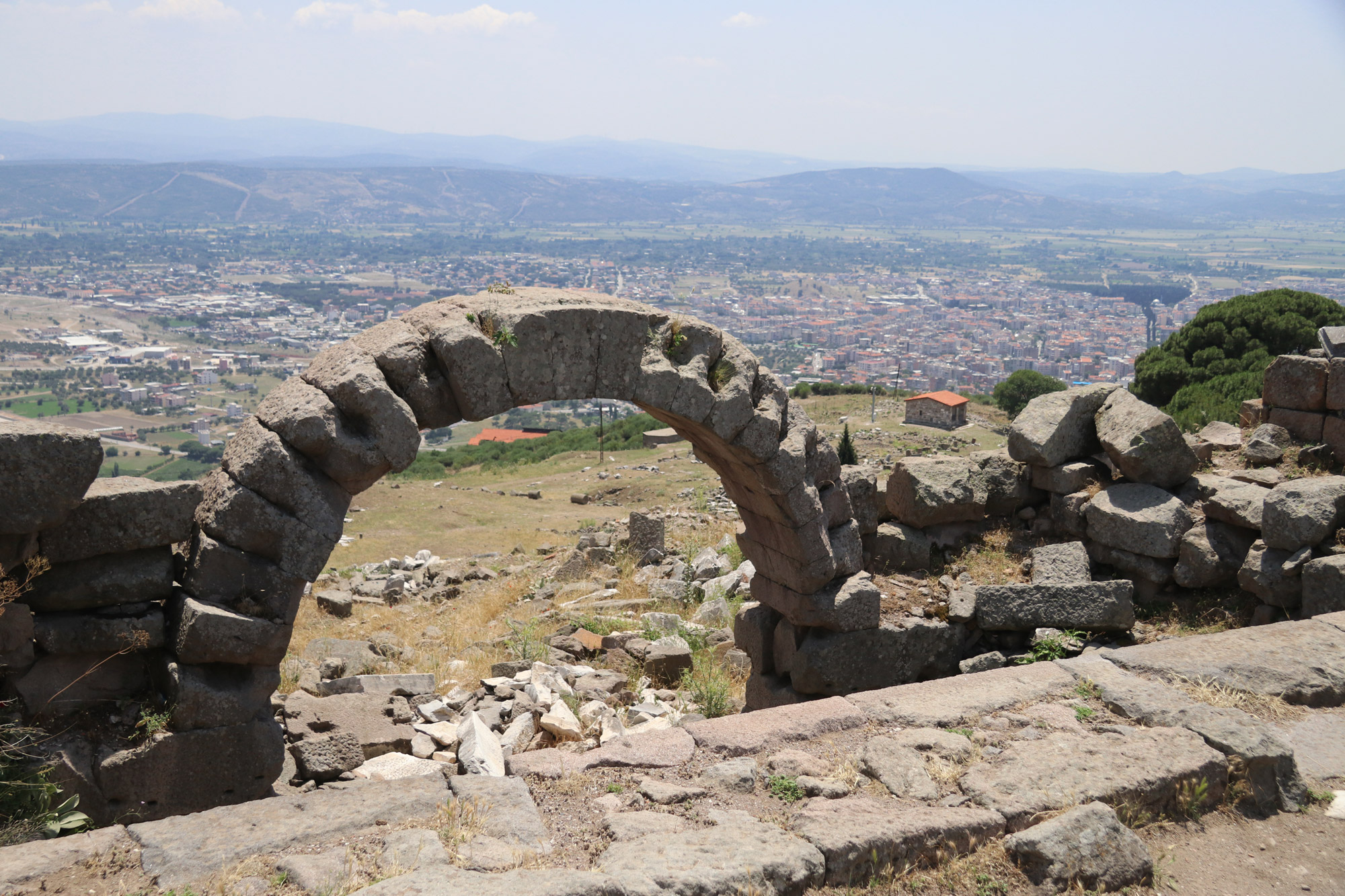 Turkije reisverslag: Bergama en Ayvalik - Uitzicht op de nieuwe stad van Bergama