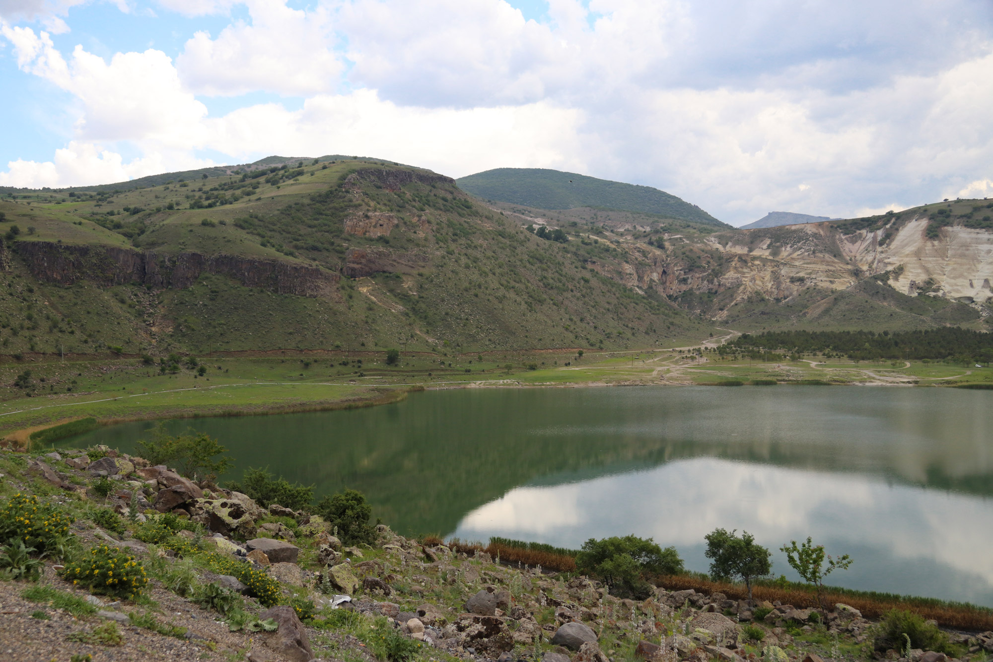 Turkije reisverslag: Laatste dag in Cappadocië - Het kratermeer van Narligöl