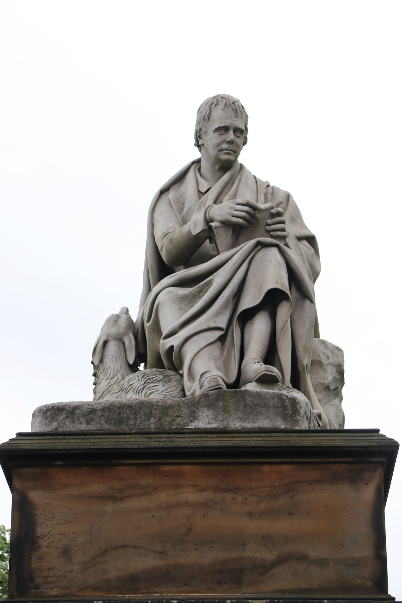 Mannenweekend in Edinburgh - Standbeeld bij Scott Monument