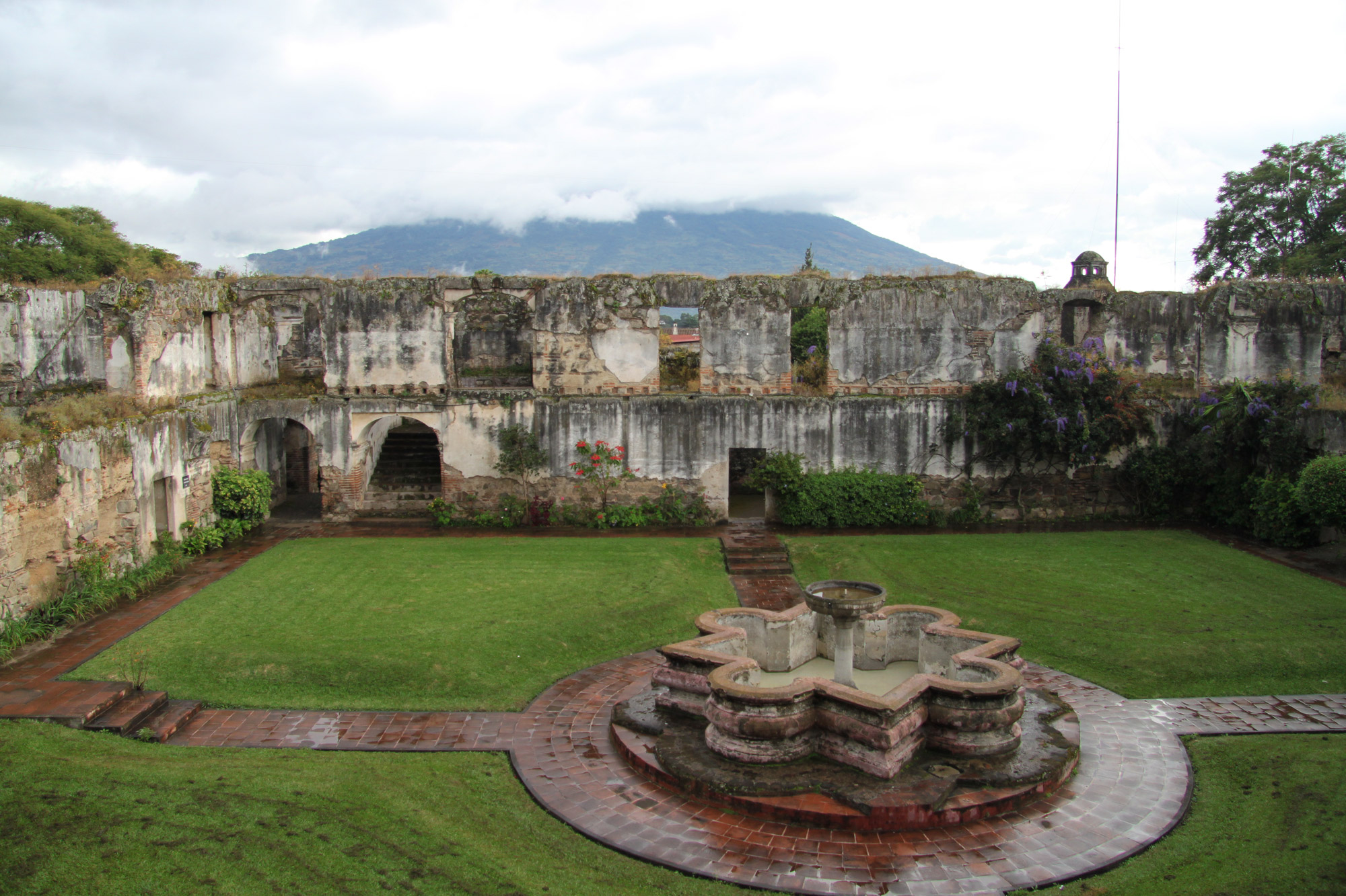 De ruïnes van Antigua - Colegio de San Jeronimo