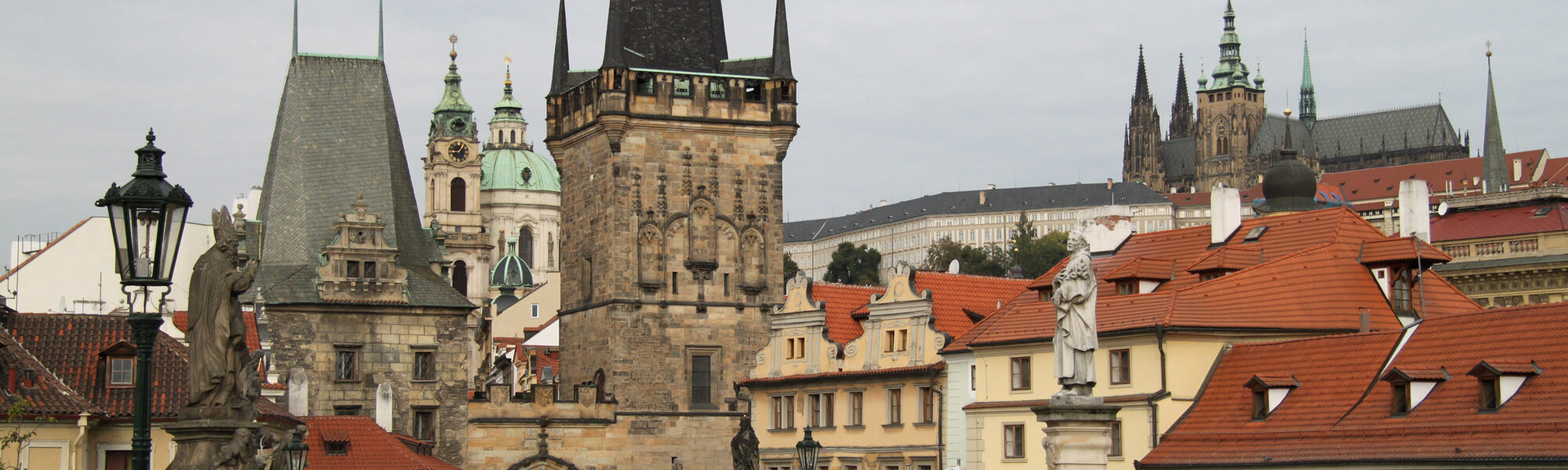 Fietsen door Praag - Uitzicht op de Karelsbrug