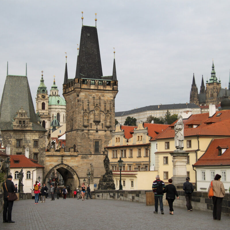 Fietsen door Praag - Uitzicht op de Karelsbrug
