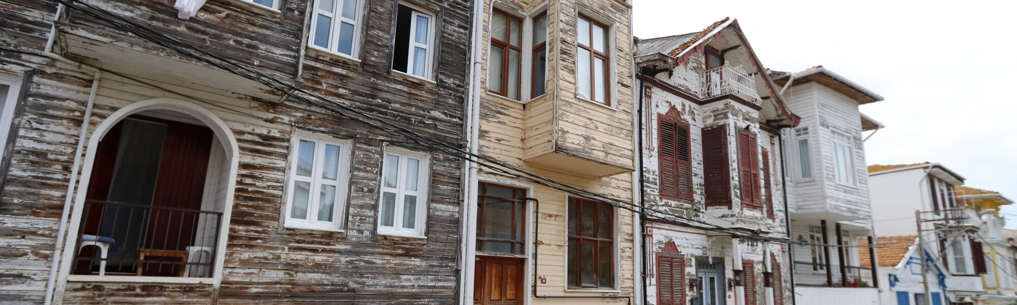 Stedentrip Istanbul - Karakteristieke huisjes op Heybeliada