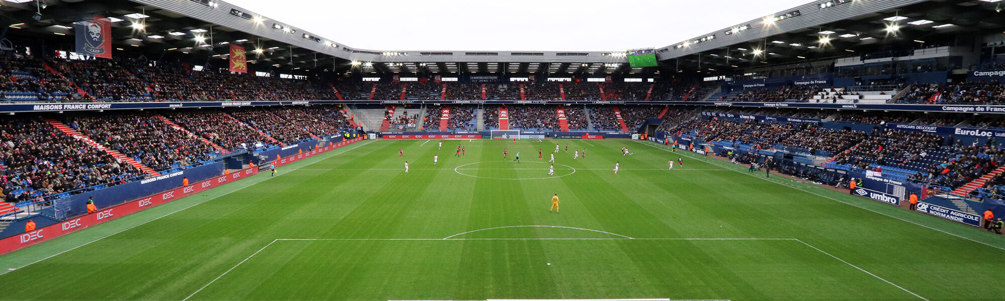 Voetbalwedstrijd van SM Caen bezoeken