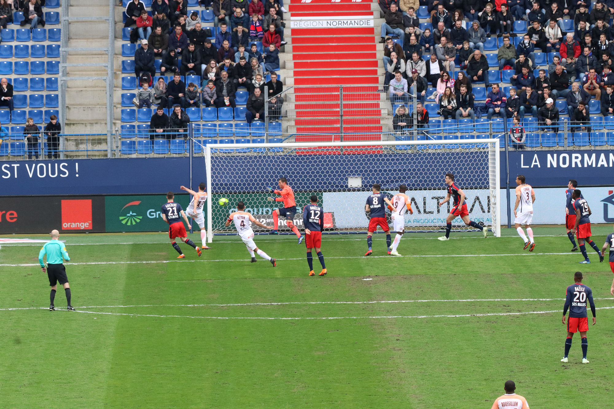 Voetbalwedstrijd van SM Caen bezoeken