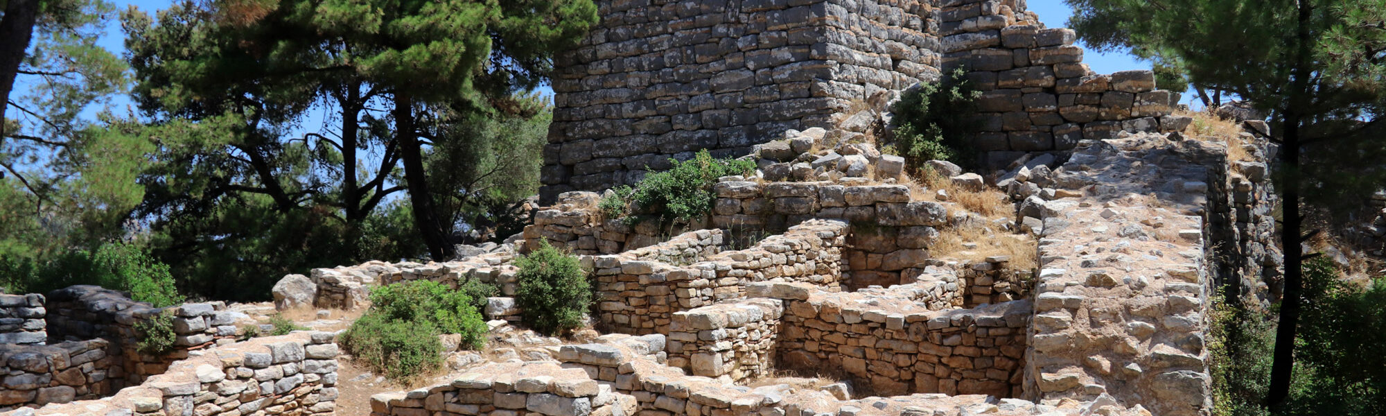 Wandelen door de antieke stad Pedasa - Turkije