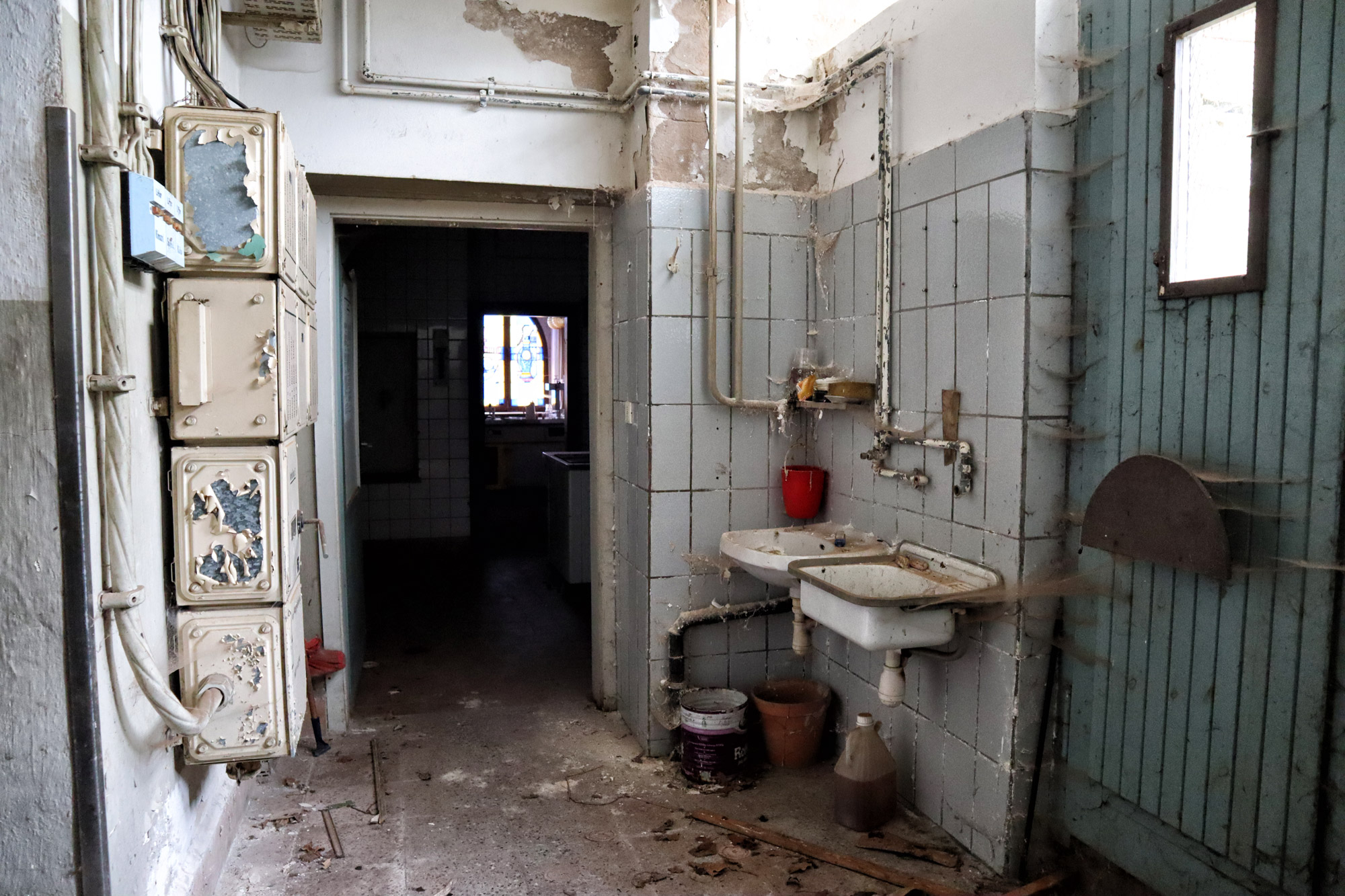 Urbex: verlaten hotel in Oost-Duitsland