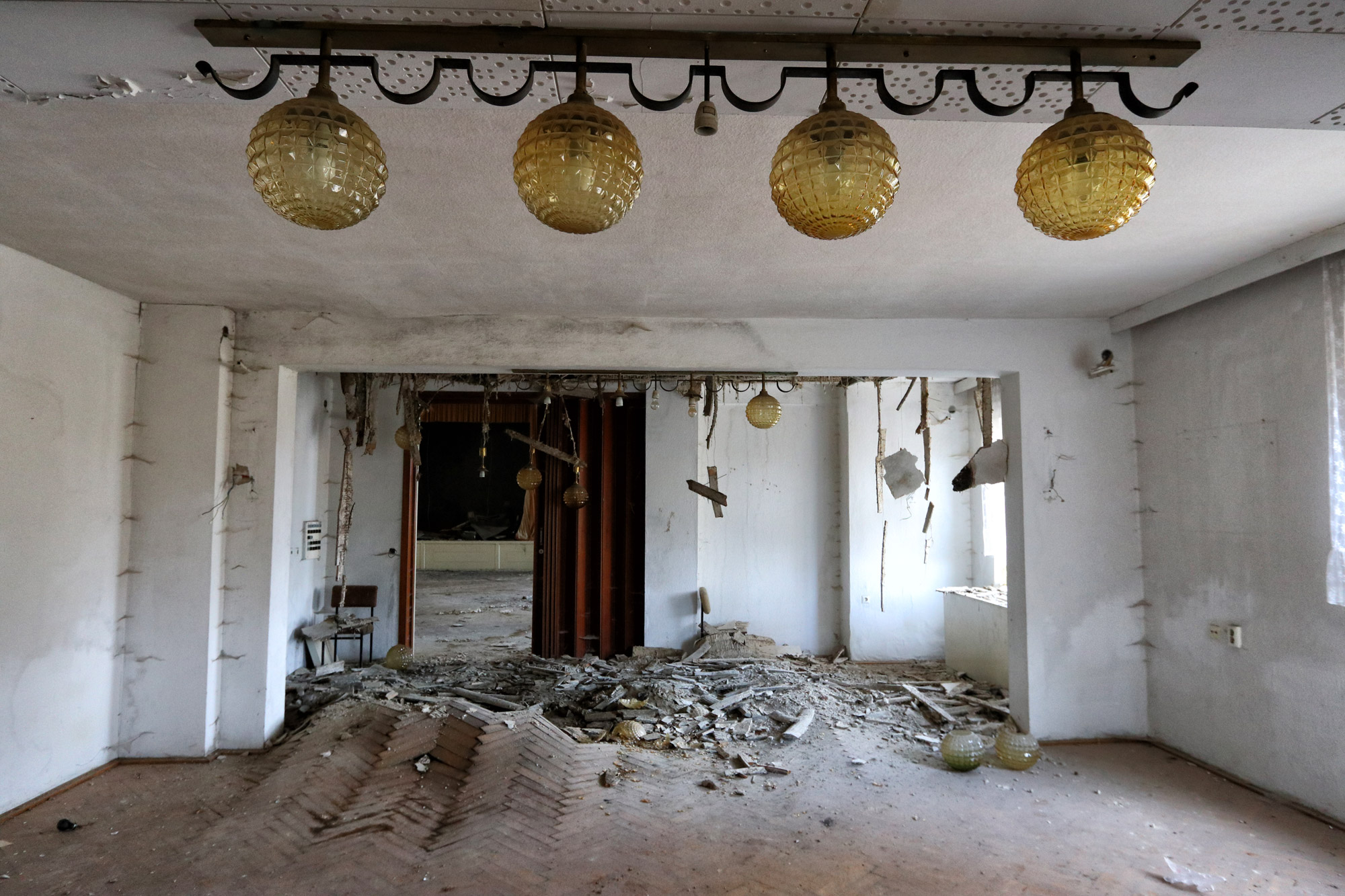 Urbex: verlaten hotel in Oost-Duitsland