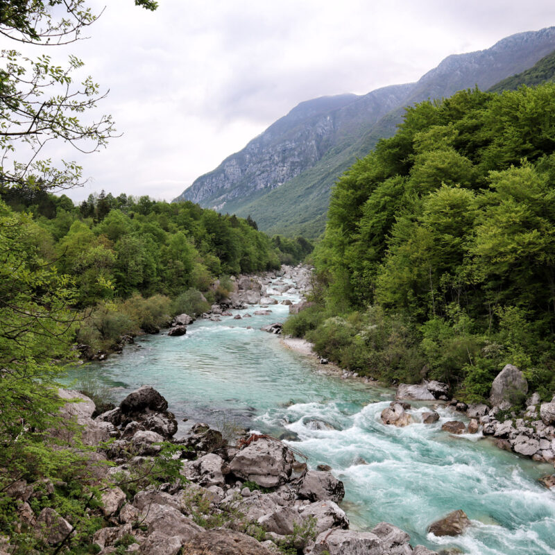 Wandelen in Slovenië: Soška Pot, wandelen langs de Soča rivier
