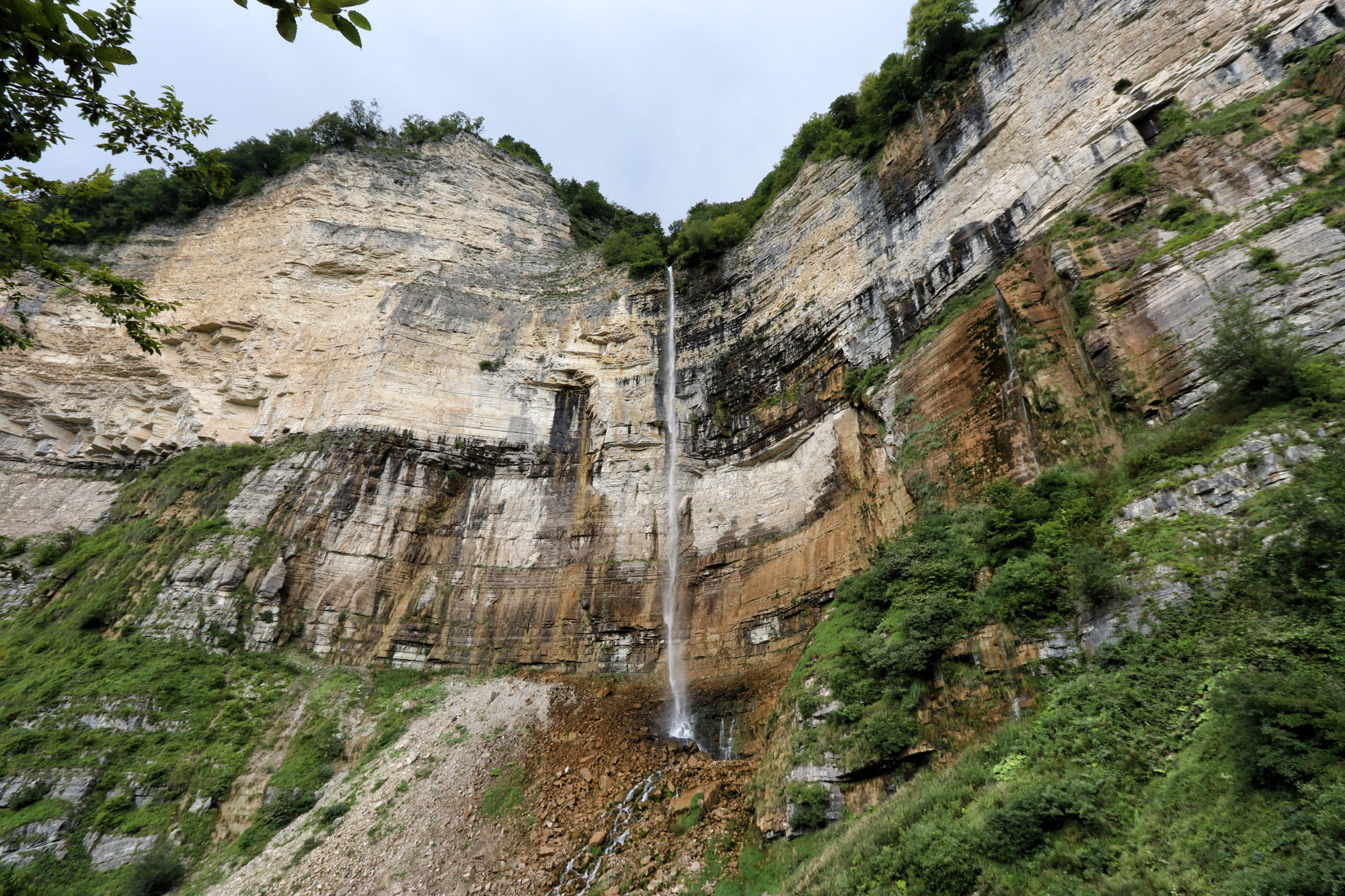 Georgië reisverslag: Kinchkha waterval