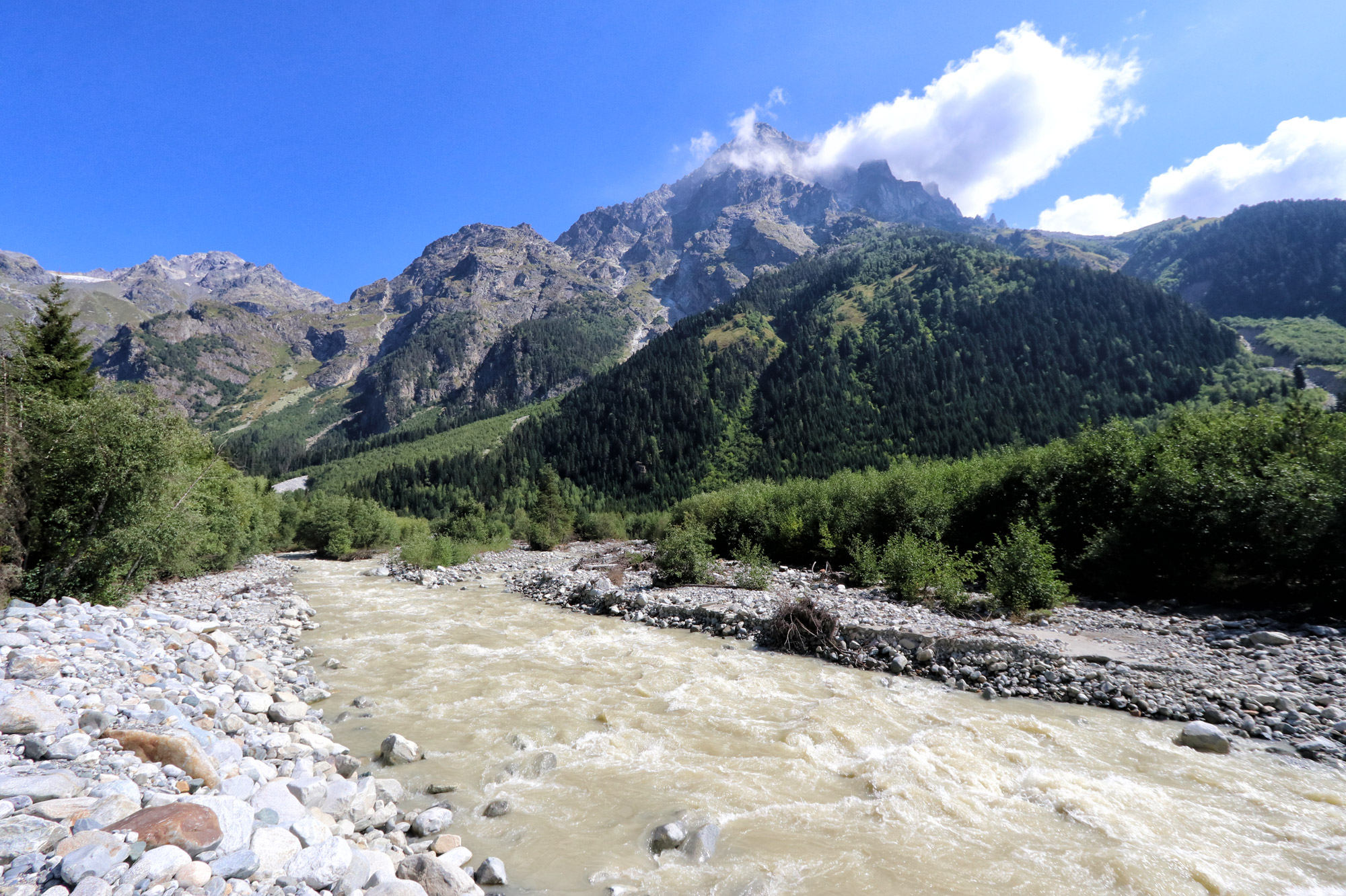 Georgië reisverslag - Wandelen naar de Shudgra waterval