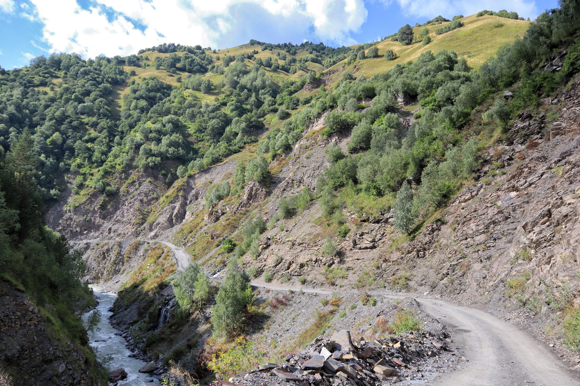 Georgië reisverslag - Wandelen naar de Shudgra waterval