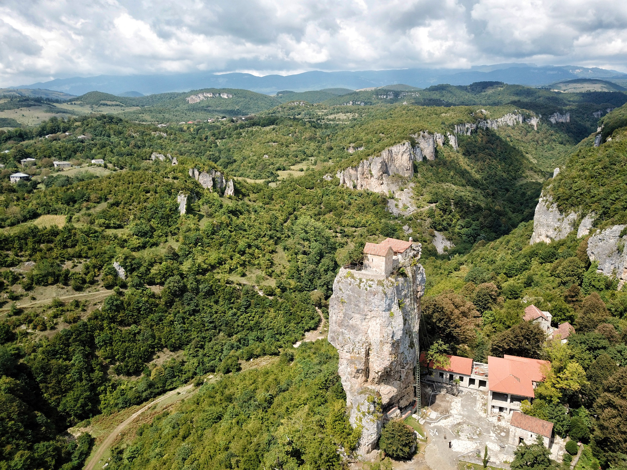 Georgië reisverslag - Katskhi Pillar