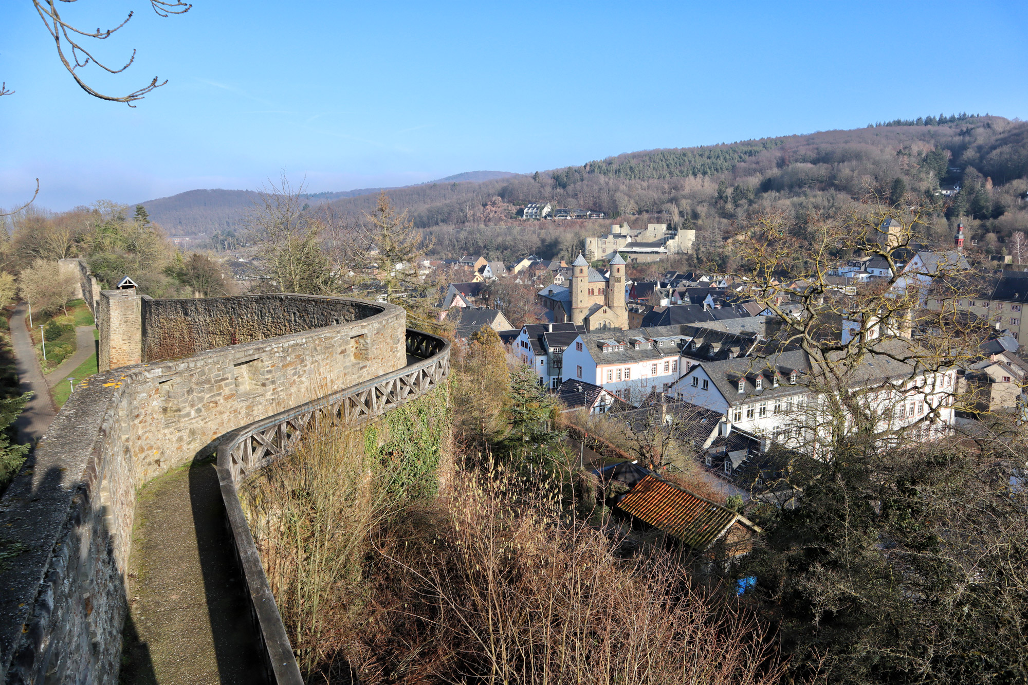 Bad Münstereifel - Stadsmuur, stadspoorten en torens