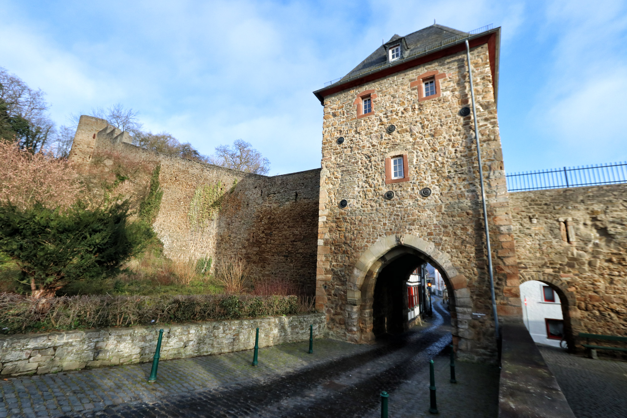 Bad Münstereifel - Stadsmuur, stadspoorten en torens