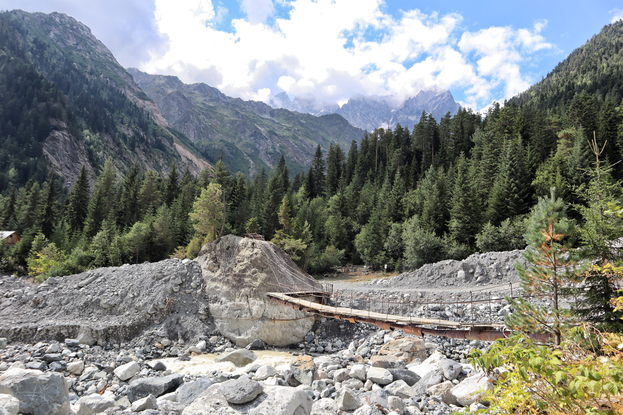 Wandeling in Georgië - Hike naar de Chalaadi Gletsjer