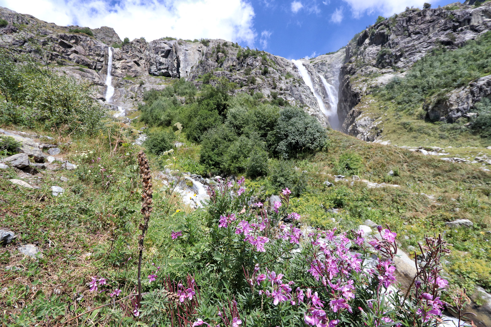 Wandeling naar de Shdugra waterval - Georgië