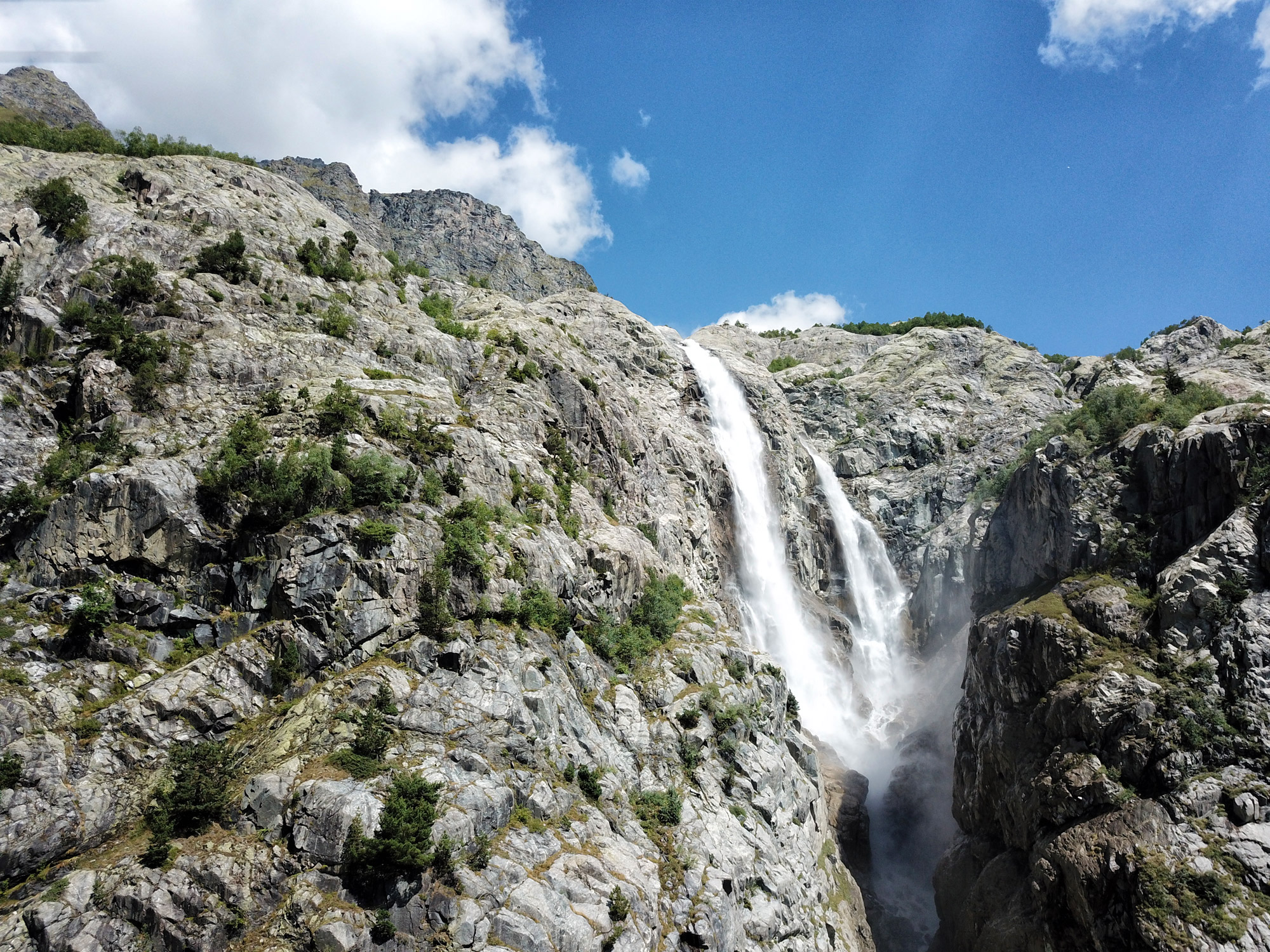 Wandeling naar de Shdugra waterval - Georgië