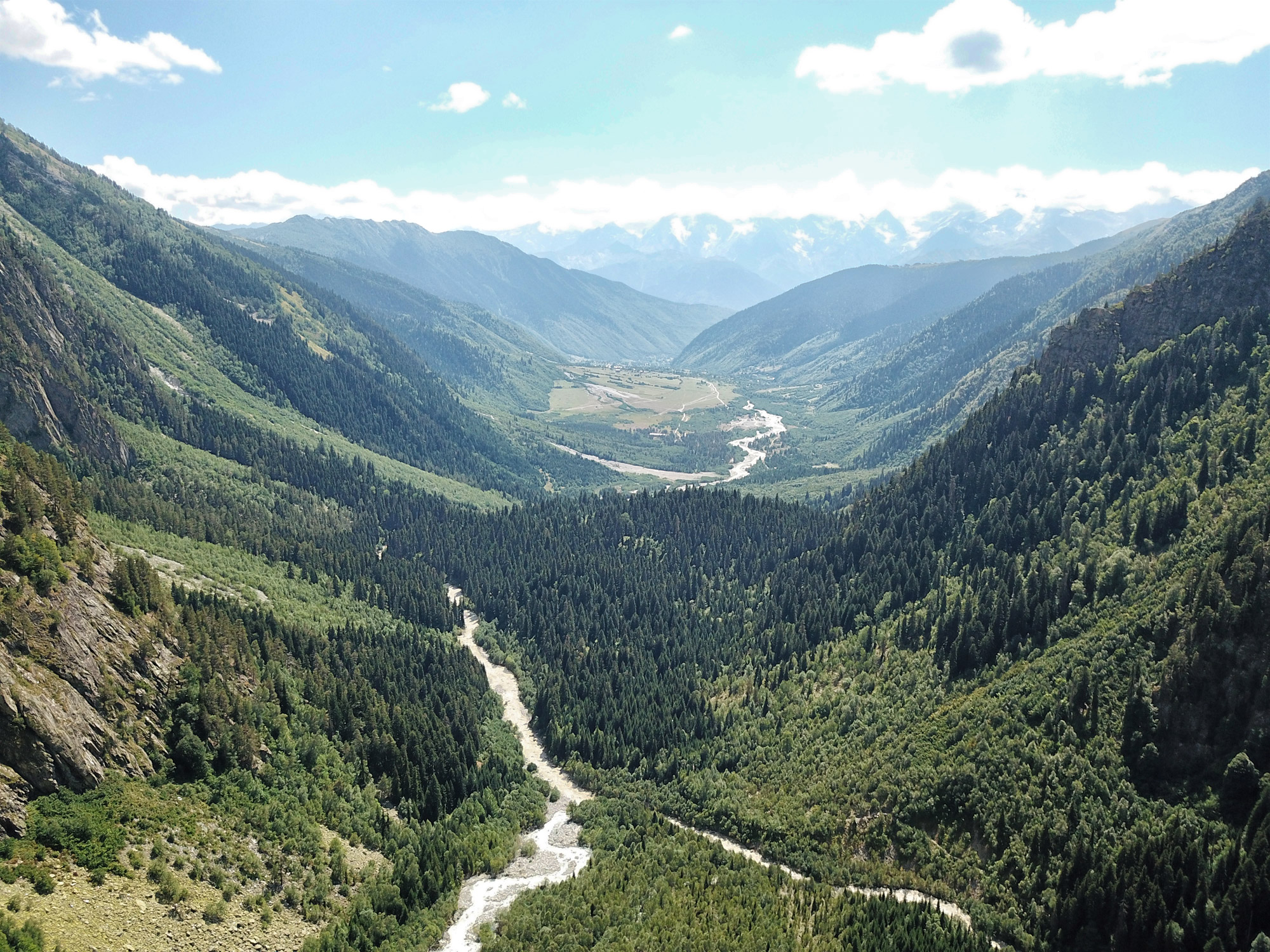 Wandeling naar de Shdugra waterval - Georgië