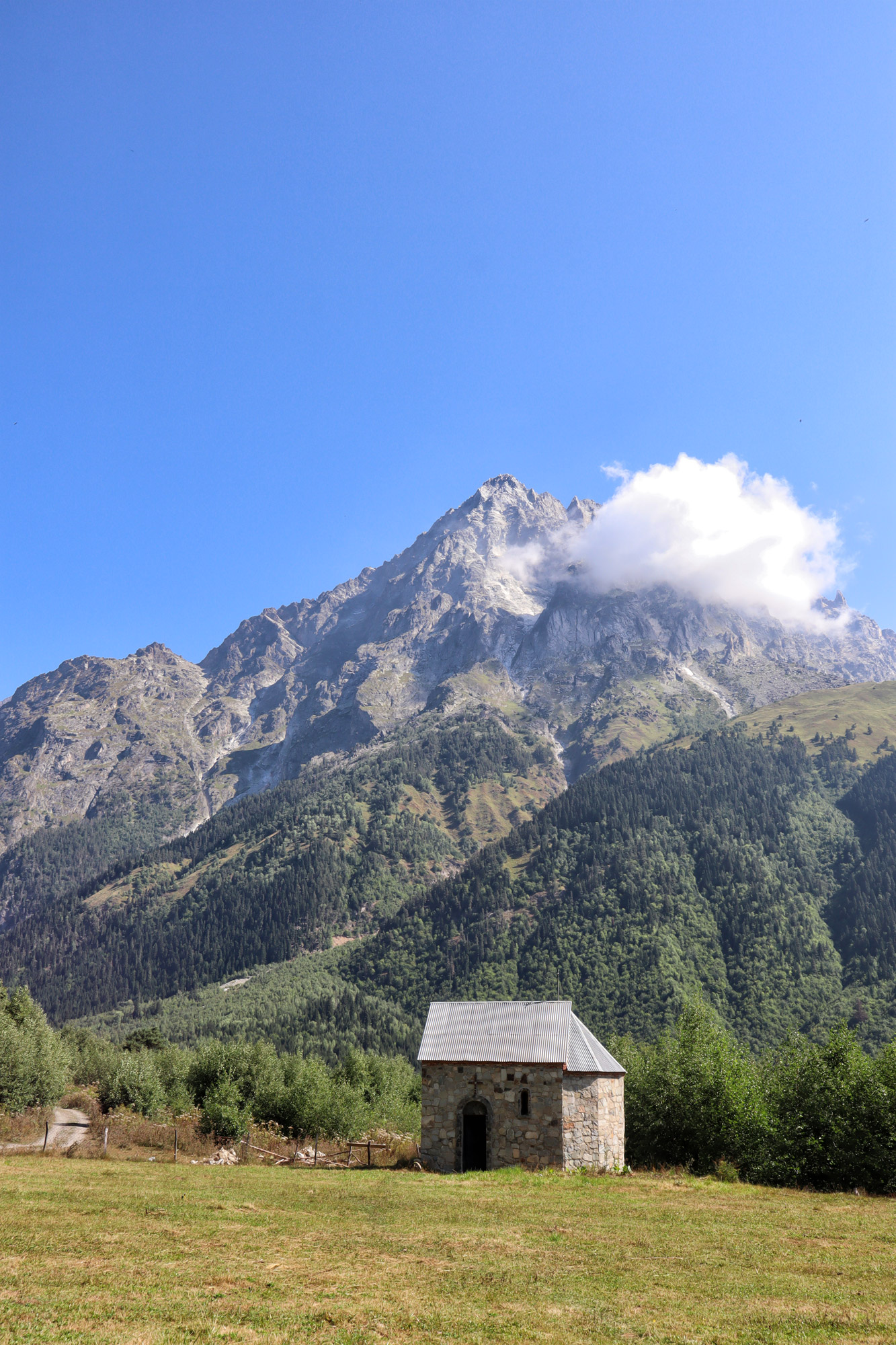 Wandeling naar de Shdugra waterval - Georgië