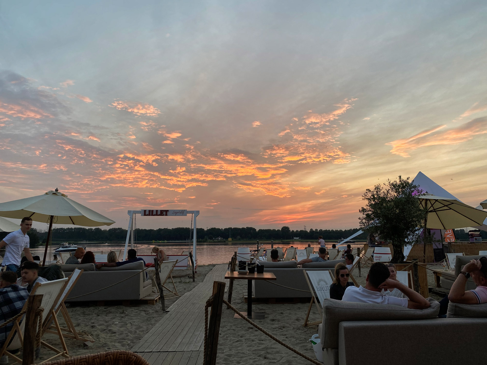 Roermond - Strandbar Bruis