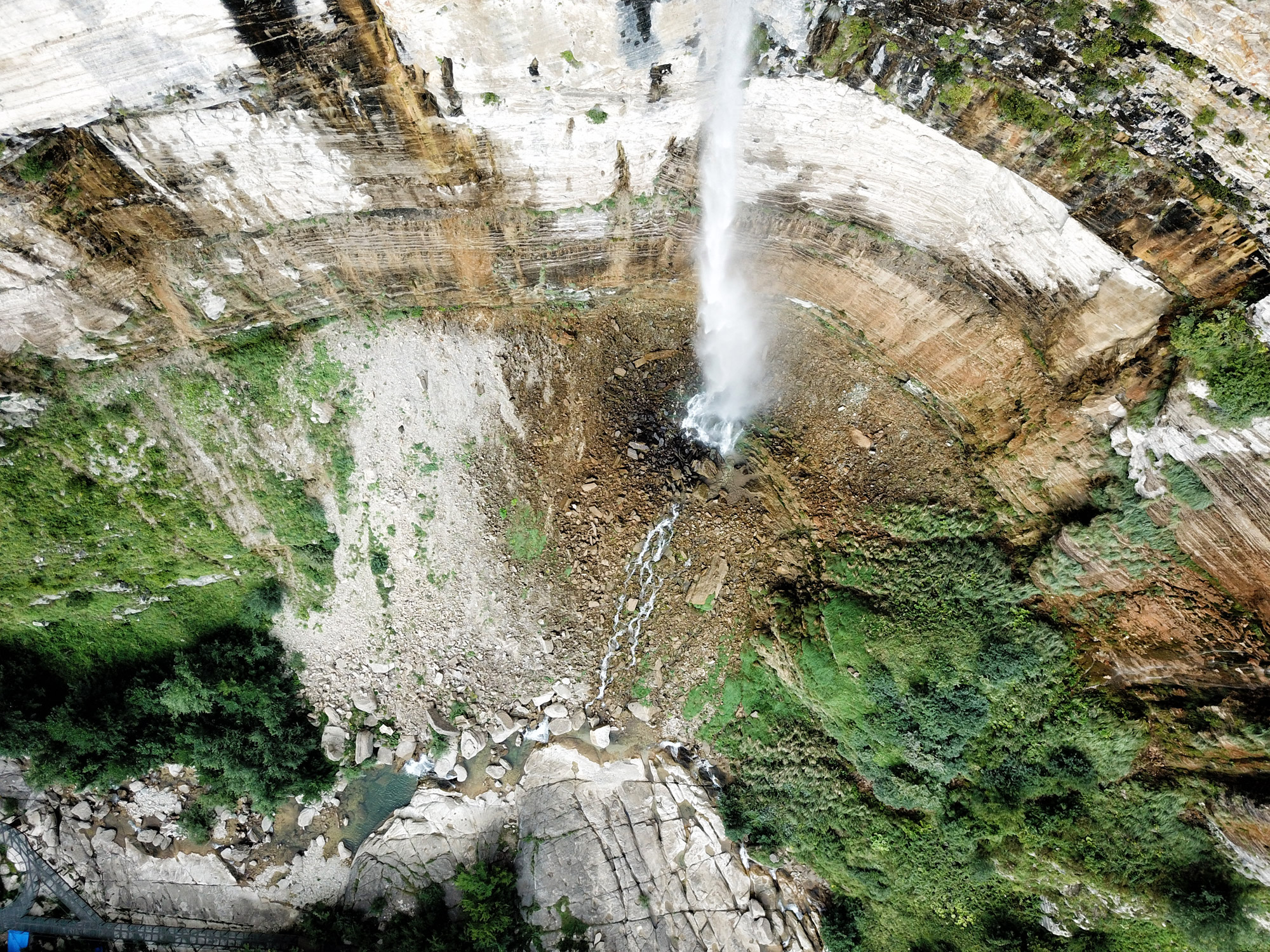 Kinchkha Waterval - Georgië