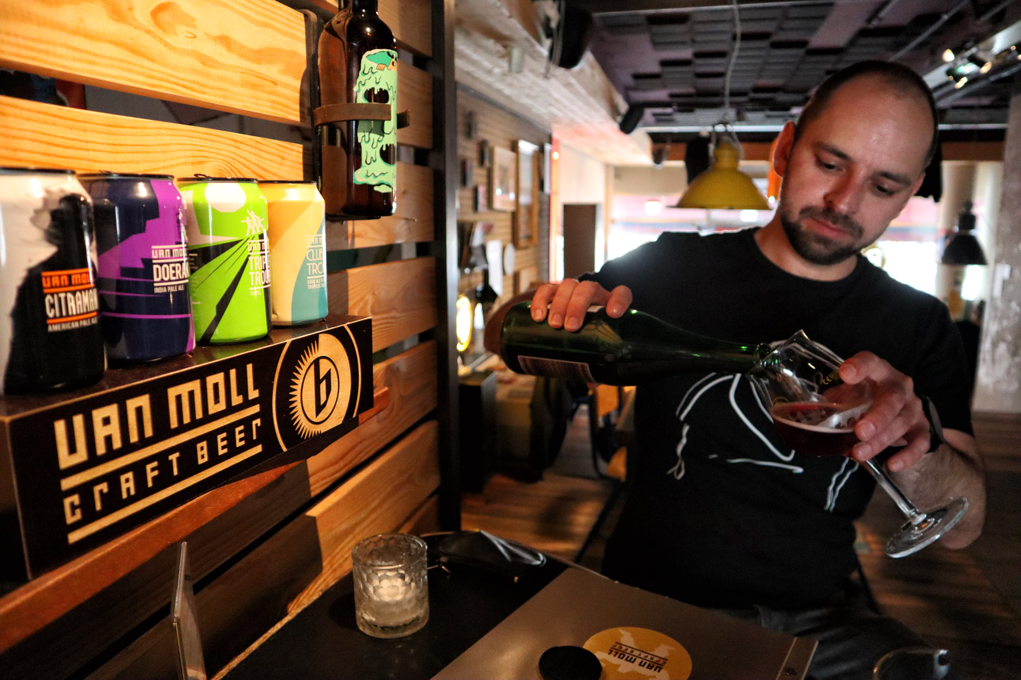 De leukste biercafés van Eindhoven - Van Moll