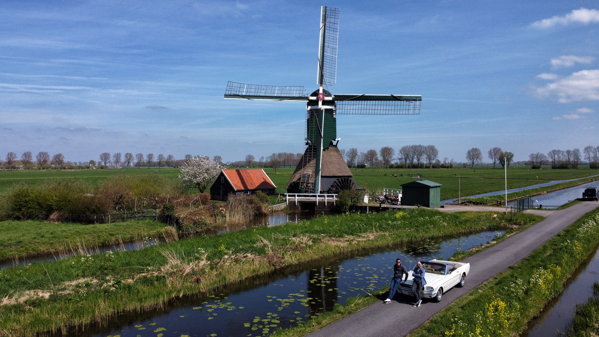 Escape Room in een oldtimer van We Love Oldtimers - Ford Mustand Cabrio