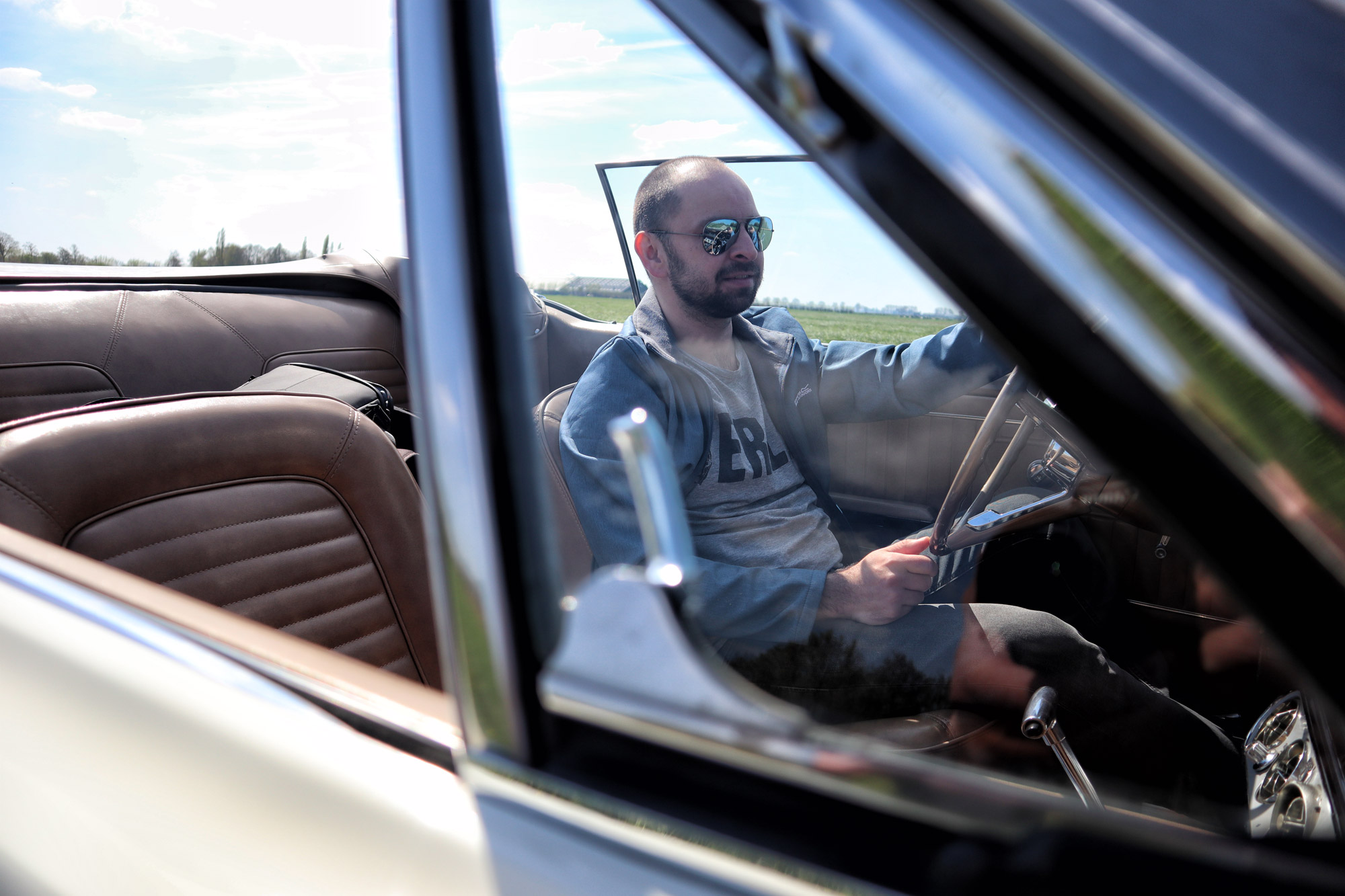 Escape Room in een oldtimer van We Love Oldtimers - Ford Mustand Cabrio