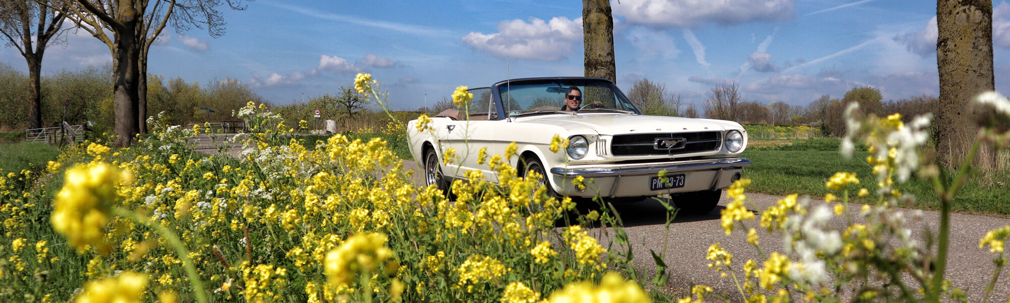 Escape Room in een oldtimer van We Love Oldtimers - Ford Mustand Cabrio