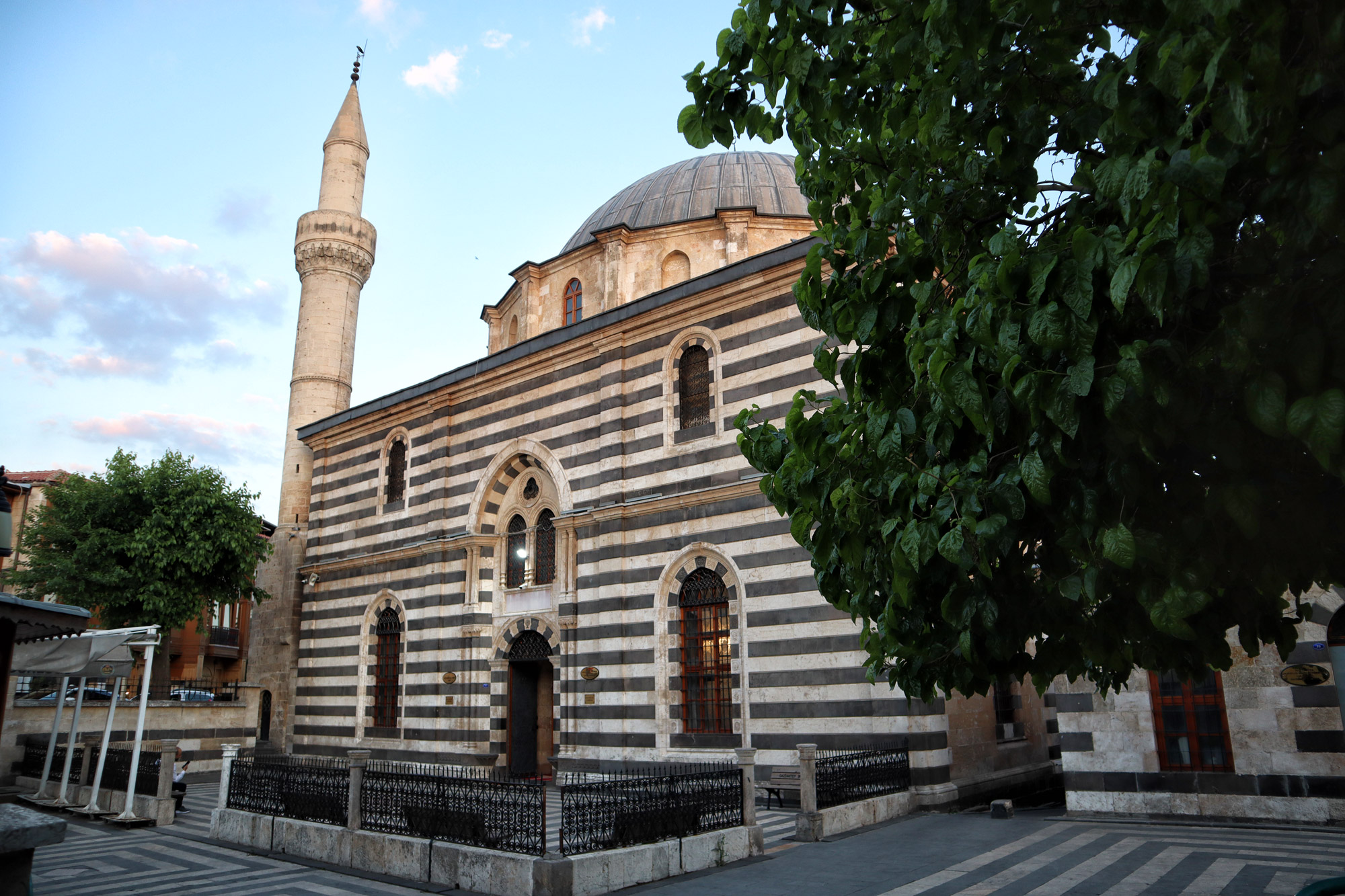 Doen in Gaziantep - Alaüddevle Cami