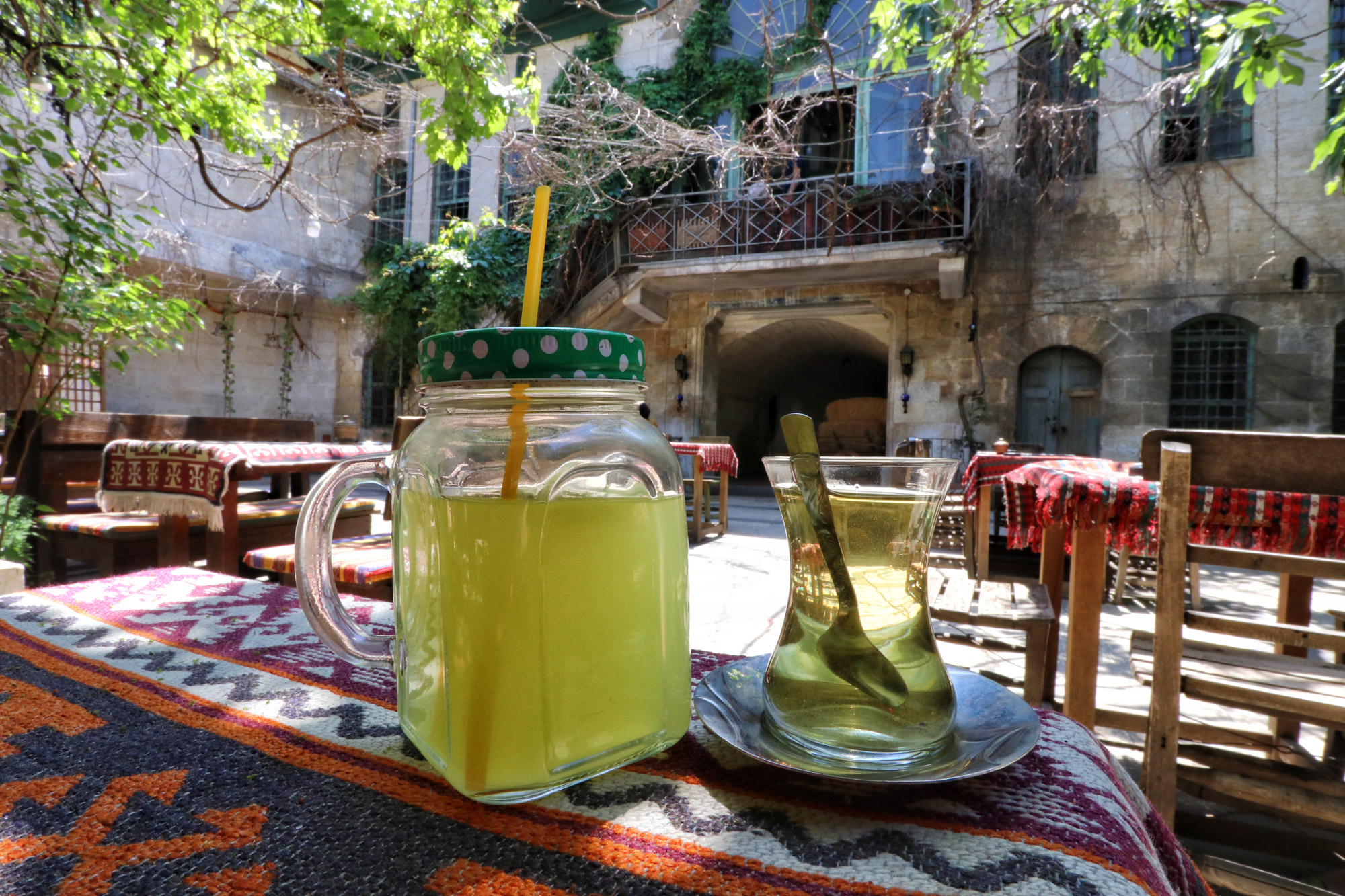 Doen in Gaziantep - Drankje doen bij Sakli Konak Café