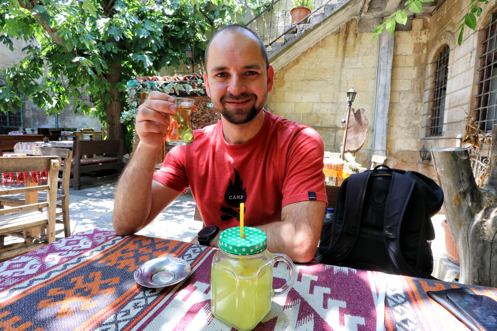 Doen in Gaziantep - Drankje doen bij Sakli Konak Café