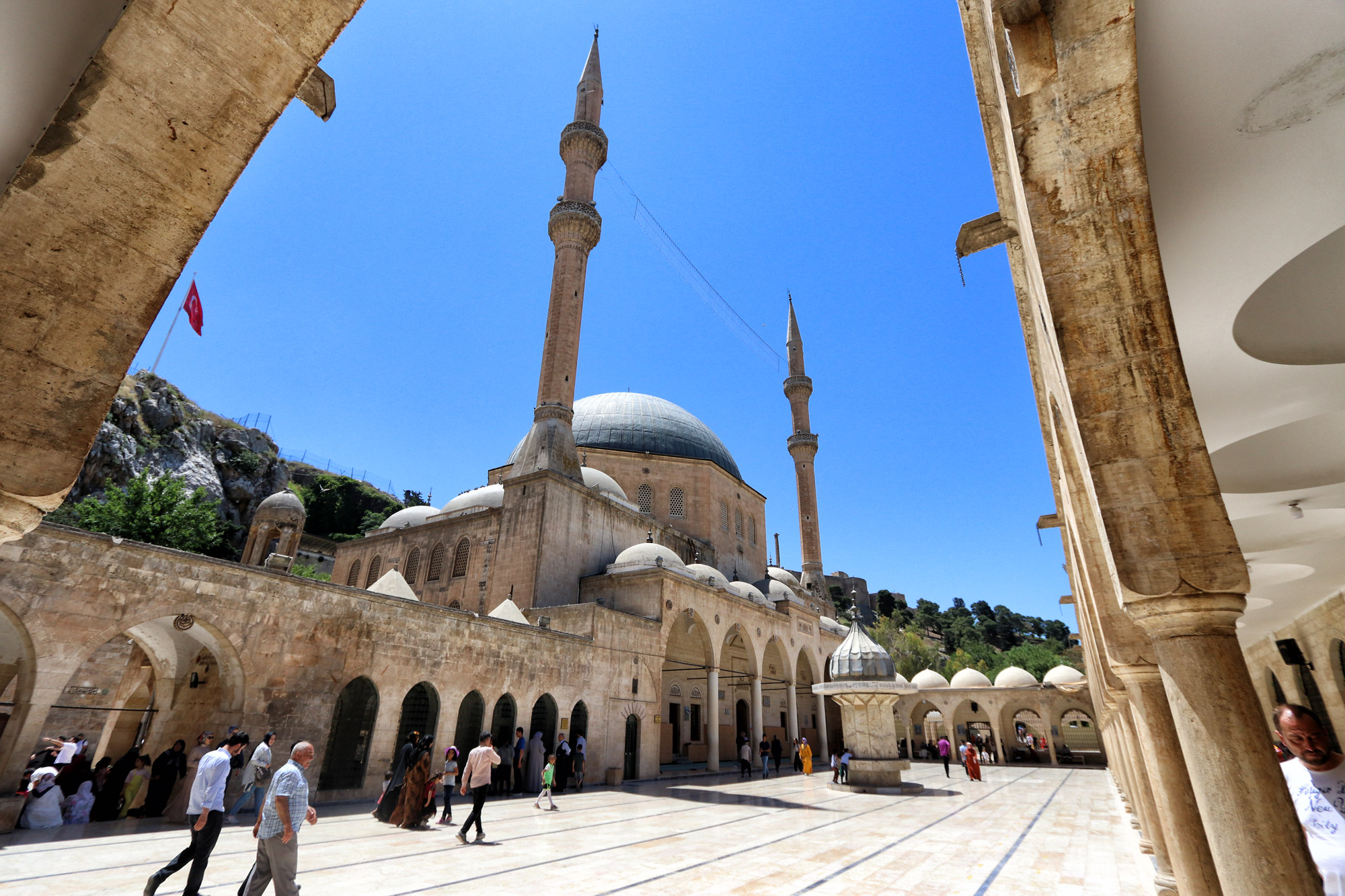 Doen in Şanlıurfa - Mevlidi Halil Cami