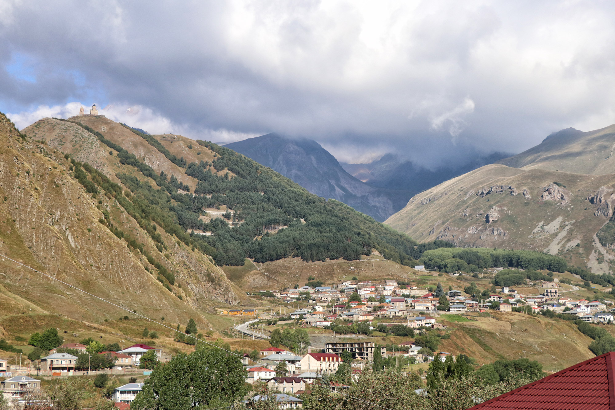 Wandelen in Georgië - Kazbegi naar de Gergeti Trinity Church